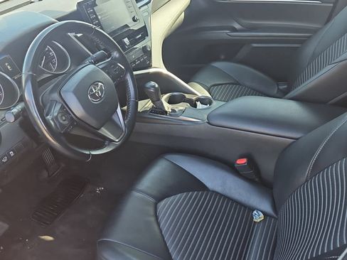 Used 2021 Toyota Camry SE image 14