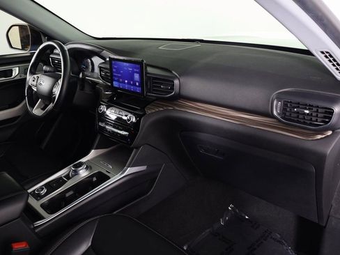 Used 2022 Ford Explorer Limited image 9