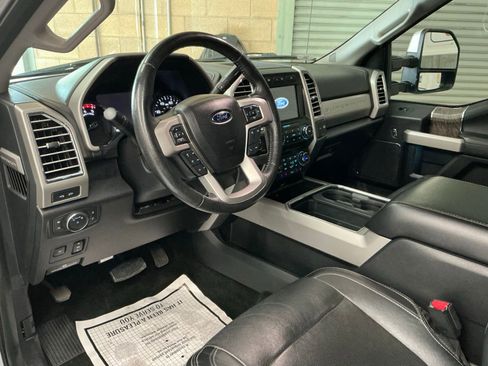 Used 2017 Ford F350 Lariat w/ Lariat Ultimate Package image 9