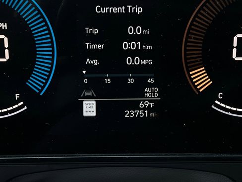 Used 2025 Hyundai Kona SEL image 40