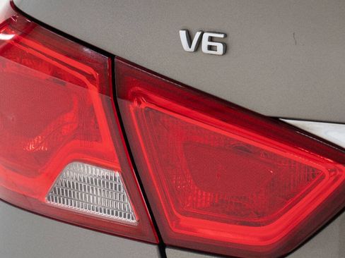Used 2019 Chevrolet Impala Premier FWD image 17