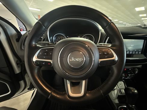Used 2019 Jeep Compass Latitude AWD/4WD image 29