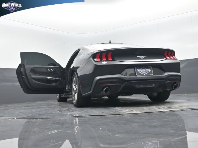 Used 2024 Ford Mustang Coupe RWD image 30