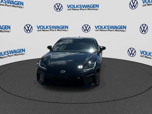 Used 2023 Toyota GR86 RWD image 3