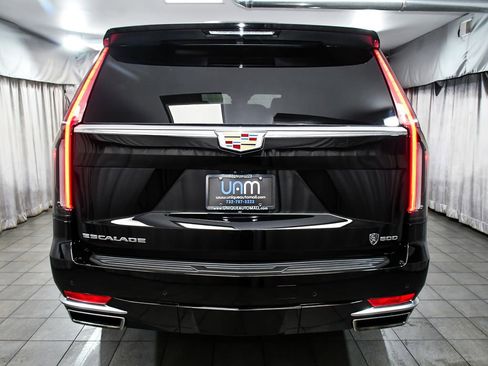 Used 2024 Cadillac Escalade ESV Premium Luxury w/ LPO, Floor Liner Package AWD/4WD image 5