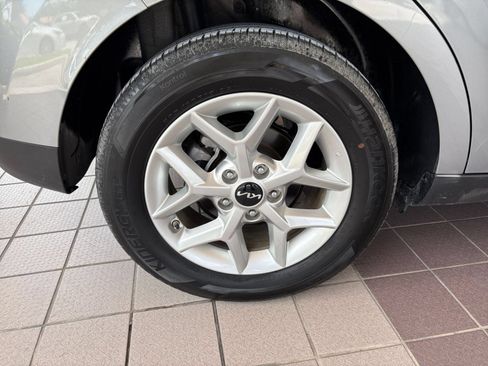Used 2025 Kia Soul LX w/ LX Technology Package FWD image 27
