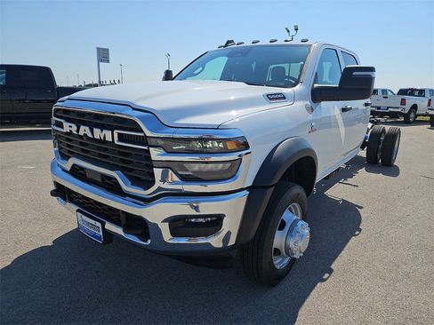 New 2026 RAM 5500 Tradesman w/ Chrome Appearance Group image 12