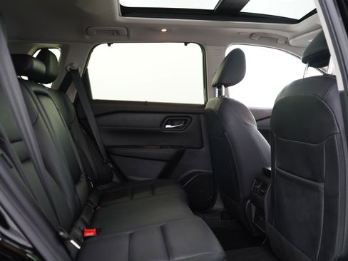 Used 2023 Nissan Rogue SV w/ SV Premium B Package AWD/4WD image 12