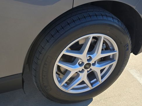 Certified 2024 Ford Edge SEL image 10