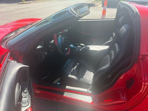 Used 2004 Chevrolet Corvette Coupe RWD image 6