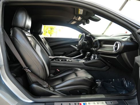 Used 2019 Chevrolet Camaro SS RWD image 33
