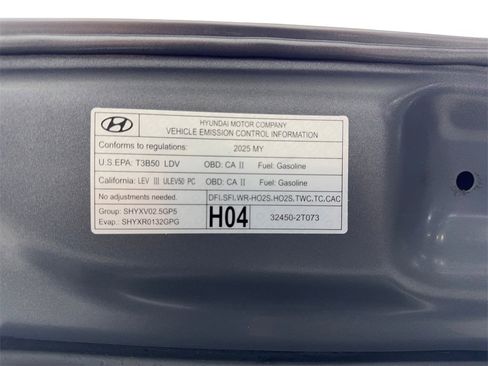 Used 2025 Genesis G70 2.5T image 75