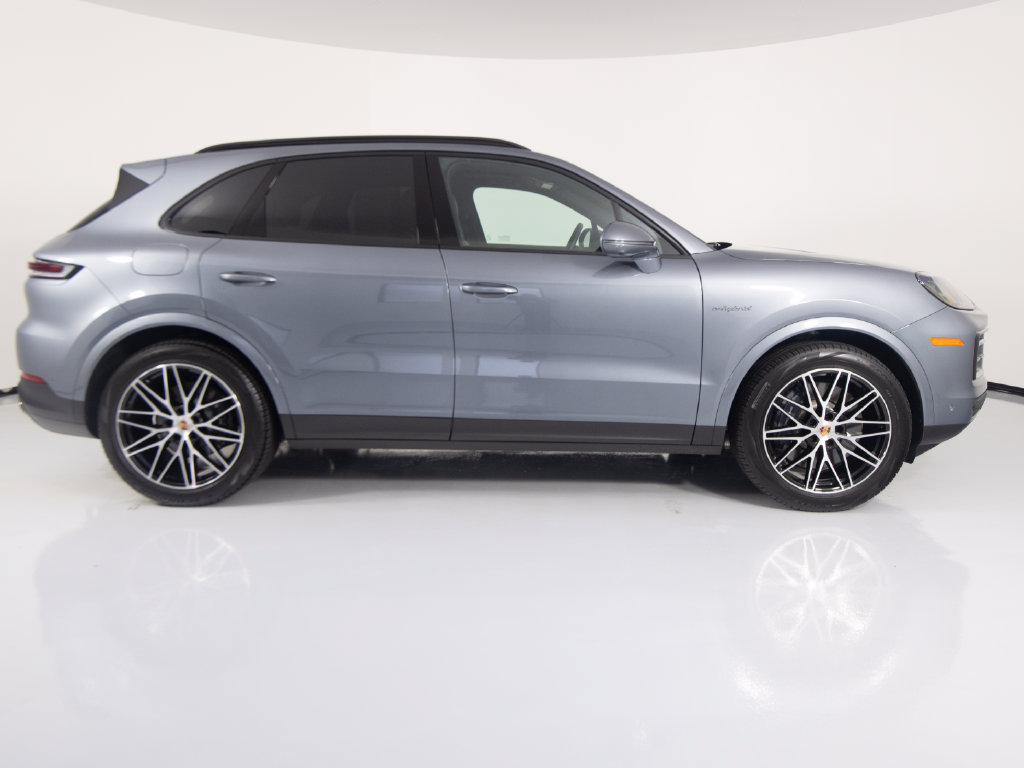 Certified 2026 Porsche Cayenne E-Hybrid AWD/4WD image 11