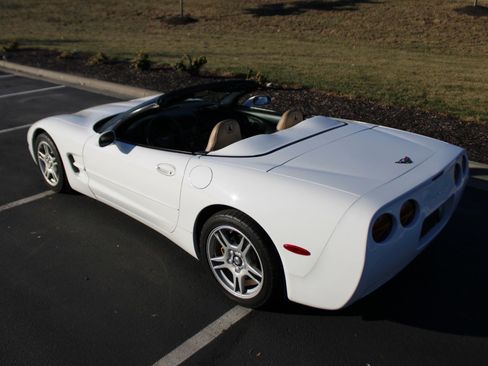 Used 1998 Chevrolet Corvette Convertible image 11