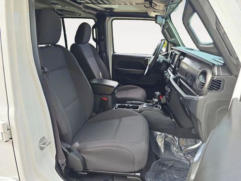 Used 2023 Jeep Wrangler Unlimited w/ Cold Weather Group image 6