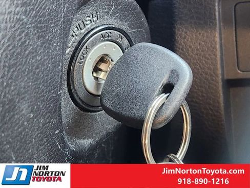 Used 2017 Toyota Tundra SR5 w/ SR5 Upgrade Package image 23