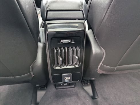 Used 2024 Jeep Compass Latitude w/ Sun and Sound Group AWD/4WD image 19