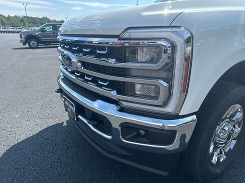 New 2026 Ford F250 Lariat w/ Chrome Package image 10