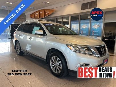 Used 2014 Nissan Pathfinder SL w/ Trailer Tow Package