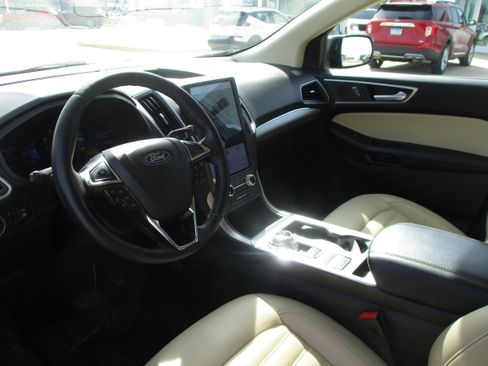 Used 2022 Ford Edge SEL w/ Convenience Package image 10