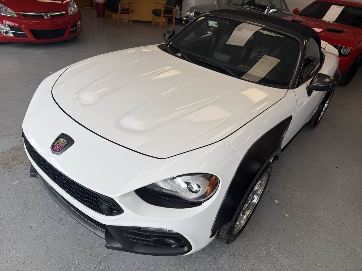 Used 2017 FIAT 124 Spider Abarth RWD image 8