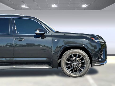 Certified 2025 Lexus LX 600 F Sport image 34