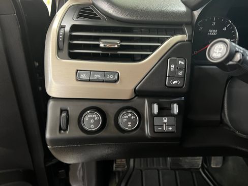 Used 2015 GMC Yukon Denali w/ Touring Package AWD/4WD image 23