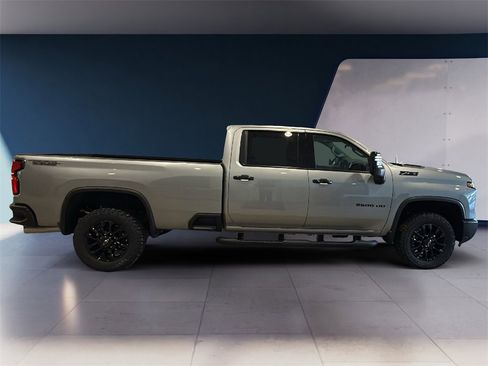 Used 2026 Chevrolet Silverado 2500 LTZ w/ LTZ Plus Package image 8