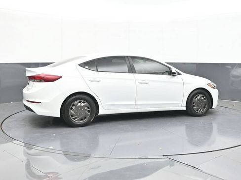 Used 2018 Hyundai Elantra SE FWD image 15