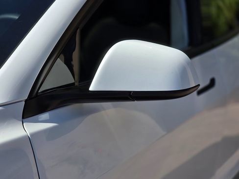 Used 2023 Tesla Model 3 Standard Range RWD image 7