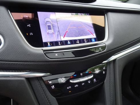 Certified 2023 Cadillac XT5 Sportv w/ Technology Package AWD/4WD image 18