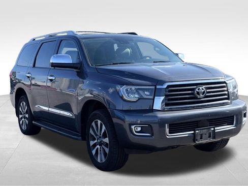 Used 2018 Toyota Sequoia Limited w/ Safety & Convenience Package AWD/4WD image 2
