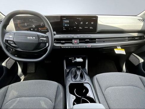 Used 2025 Kia K4 LXS image 7