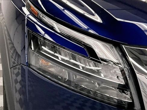 Used 2024 Nissan Pathfinder SV image 31