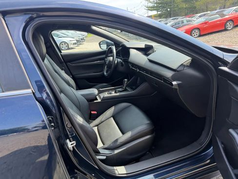 Used 2020 MAZDA MAZDA3 Hatchback FWD image 23