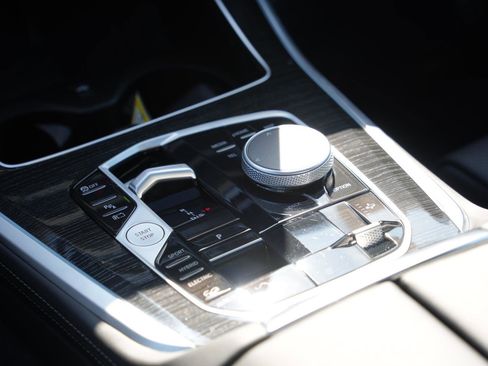 Used 2025 BMW X5 xDrive50e w/ M Sport Package image 15