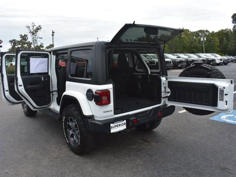 Used 2018 Jeep Wrangler Unlimited Sahara image 15