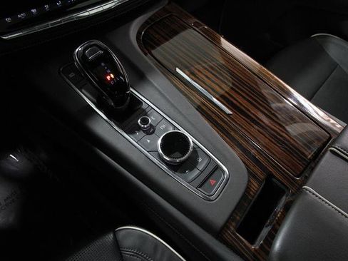 Certified 2023 Cadillac Escalade Premium Luxury image 15