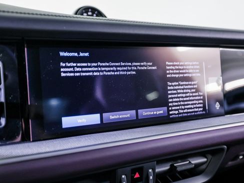 Certified 2025 Porsche Cayenne Coupe image 18