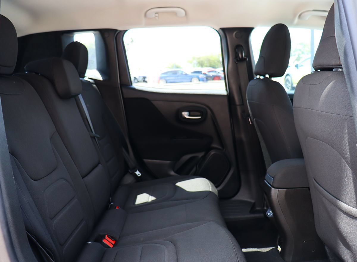 Used 2021 Jeep Renegade Latitude w/ Convenience Group FWD image 27