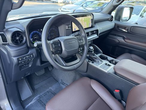 Used 2025 Toyota Land Cruiser image 17