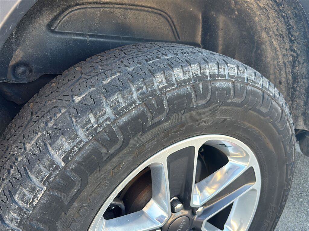 Used 2019 Jeep Wrangler Unlimited Sahara AWD/4WD image 17