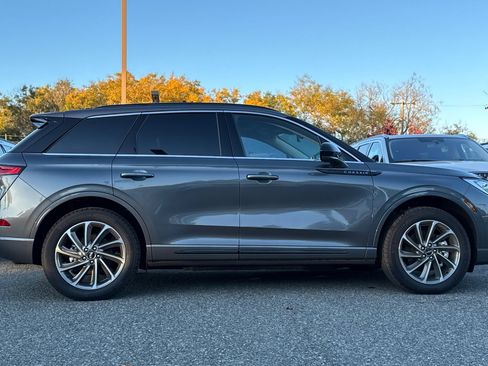 New 2025 Lincoln Corsair Grand Touring image 4