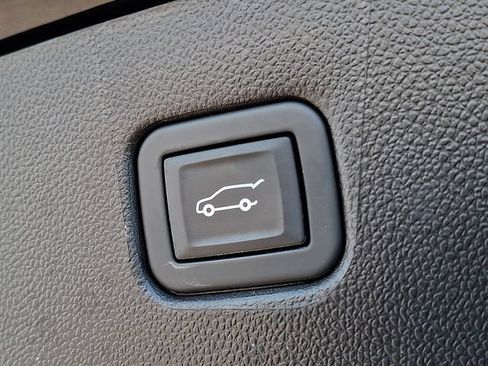 Used 2023 Chevrolet Blazer LT w/ Convenience Package FWD image 23