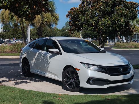Used 2019 Honda Civic Sport image 2