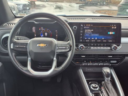 Used 2023 Chevrolet Colorado LT w/ LT Convenience Package II AWD/4WD image 5
