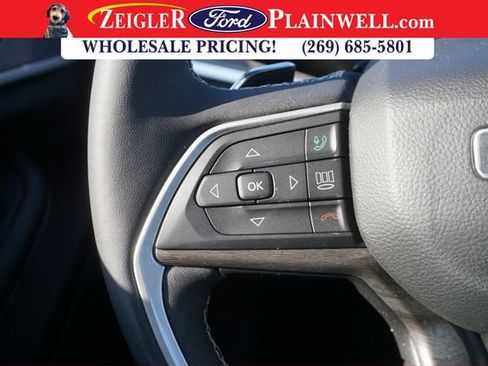 Used 2023 Jeep Grand Cherokee Limited image 27