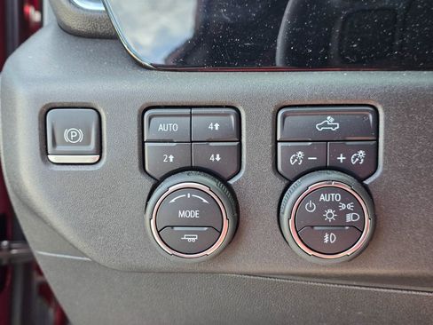 Used 2022 Chevrolet Silverado 1500 RST AWD/4WD image 25