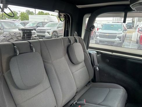 Used 2023 Jeep Wrangler Sport AWD/4WD image 28