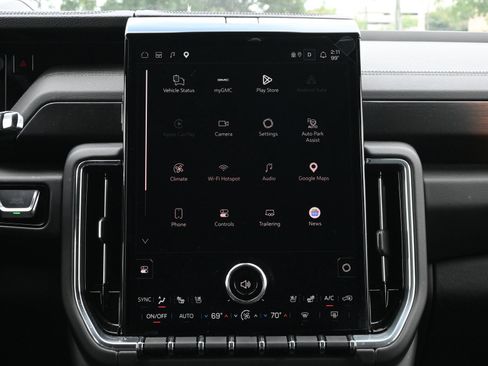 Used 2025 GMC Yukon Denali w/ Sun & Power Step Package RWD image 13